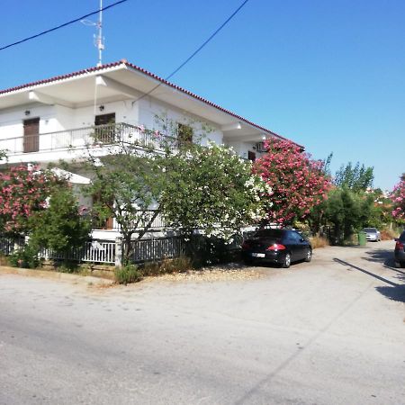 P.A.G Apartments Nea Roda Buitenkant foto