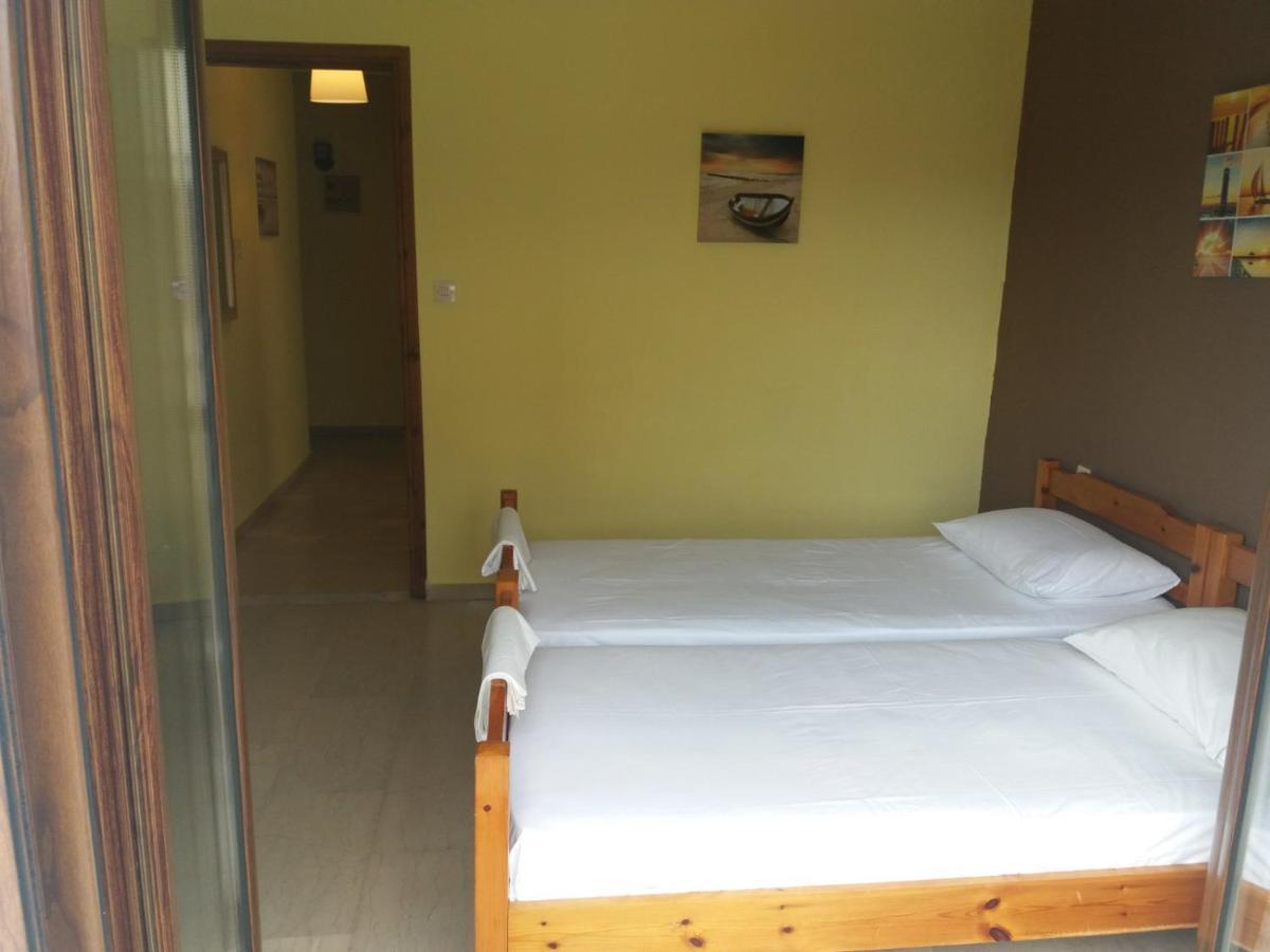 P.A.G Apartments Nea Roda Buitenkant foto