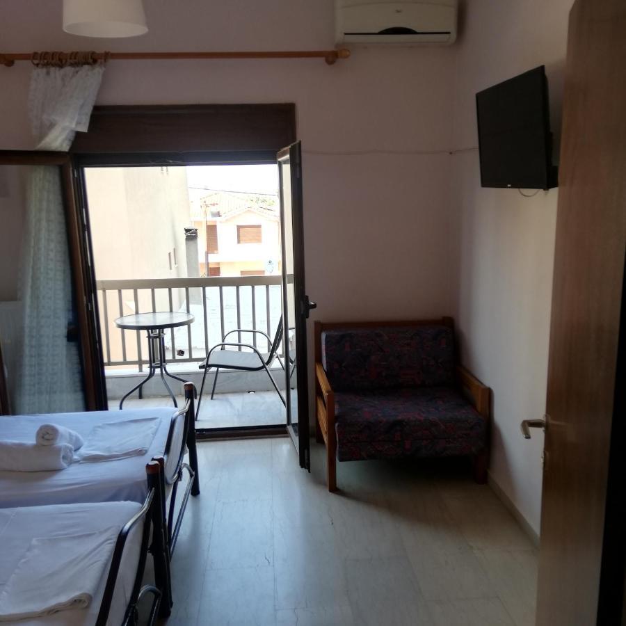 P.A.G Apartments Nea Roda Buitenkant foto