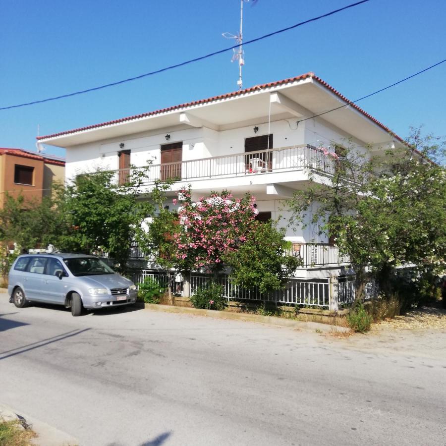 P.A.G Apartments Nea Roda Buitenkant foto